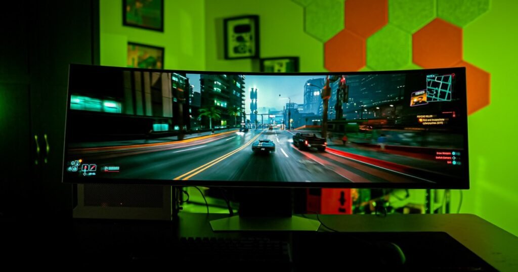 49 İnç OLED Monitöre 10 Üzerinden 9 Verdik - Şimdi 700 Dolar İndirimli!