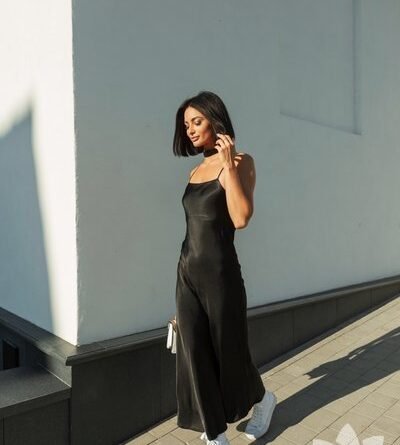 Siyah elbise nasıl stilize edilir? Siyah elbise ile neler giyilir?