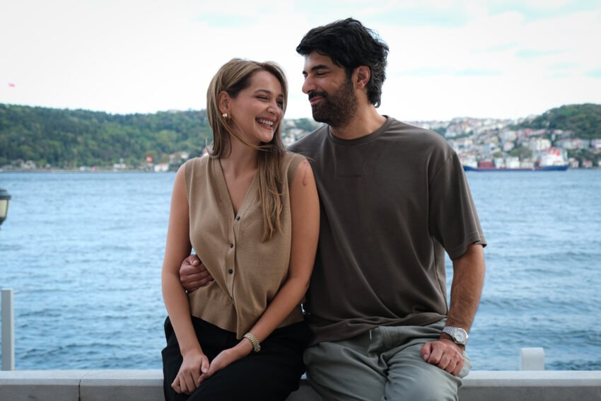 Engin Akyürek ve Gülsim Ali'nin Bereketli Topraklar Dizisi'nden İlk Görüntüler
