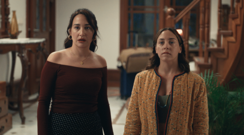 Mavi Dolunay Otel Dizisi: Gupse Özay, Kerem Bürsin ve Öykü Karayel’i Bir Araya Getiriyor
