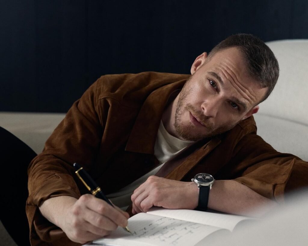 Kerem Bürsin Maldivler Tatilinden Döndü, "Çarpıntı"nın Çekimlerine Başlıyor