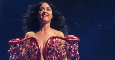 Katy Perry Yasaklı Bölgeden Klip Çekti, Ceza Şoku!