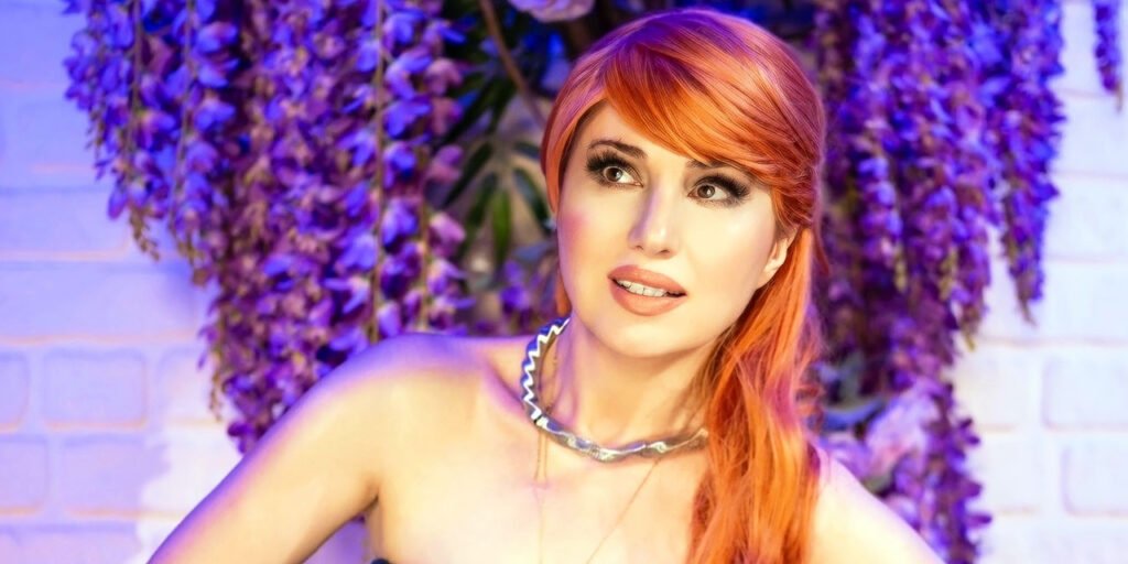 Hülya Bozkaya Kanseri Yendi ve Yeni Şarkısıyla Hayata 'Merhaba' Dedi!