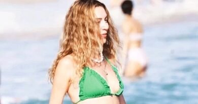 Sinem Kobal'dan Doğum Gününde '28 Yaş' Esprisi!