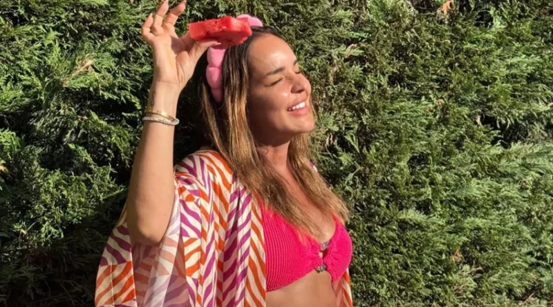 Bengü'nün Fit Haliyle Göz Dolduran Bikinili Pozları Olay Oldu!