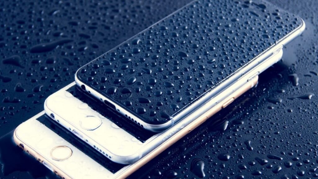 Akıllı Telefonunuz Suya Düşerse Ne Yapmalısınız?