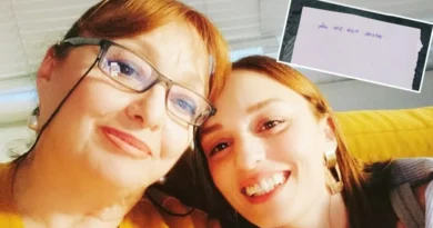 Nilperi Şahinkaya, Annesinin Çantasından Çıkan Notla Duygulandırdı