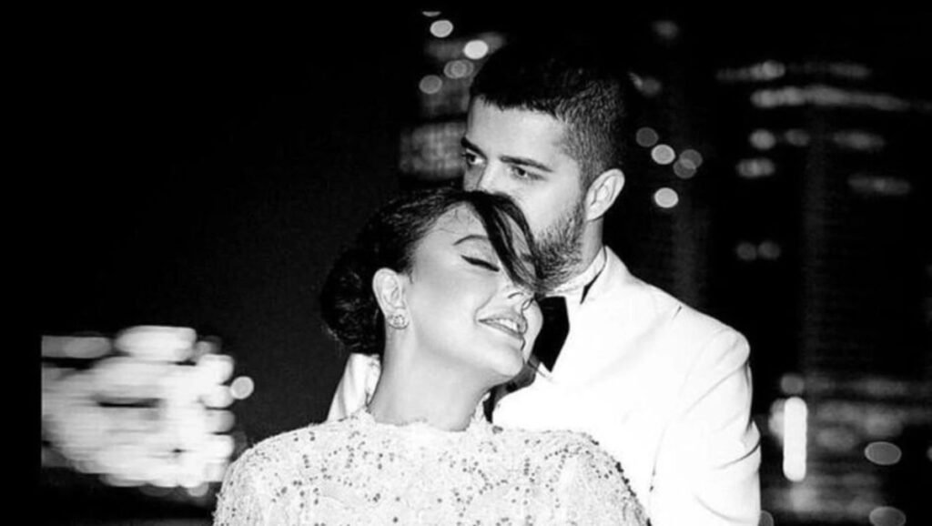 Ebru Gündeş ve Murat Özdemir Uzaktan Ayrıldılar