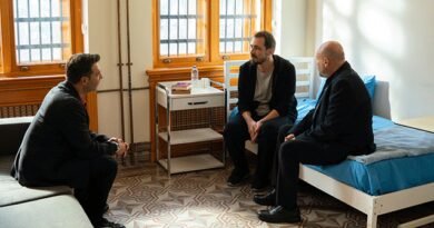 Kızılcık Şerbeti: Ünal Ailesi Karışık!