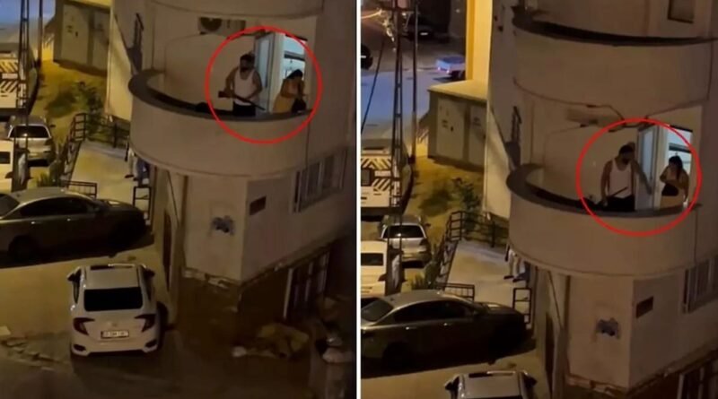 Esenyurt'ta Balkona Tüfekle Çıkan Şüpheli Gözaltına Alındı - Son Dakika Türkiye Haberleri