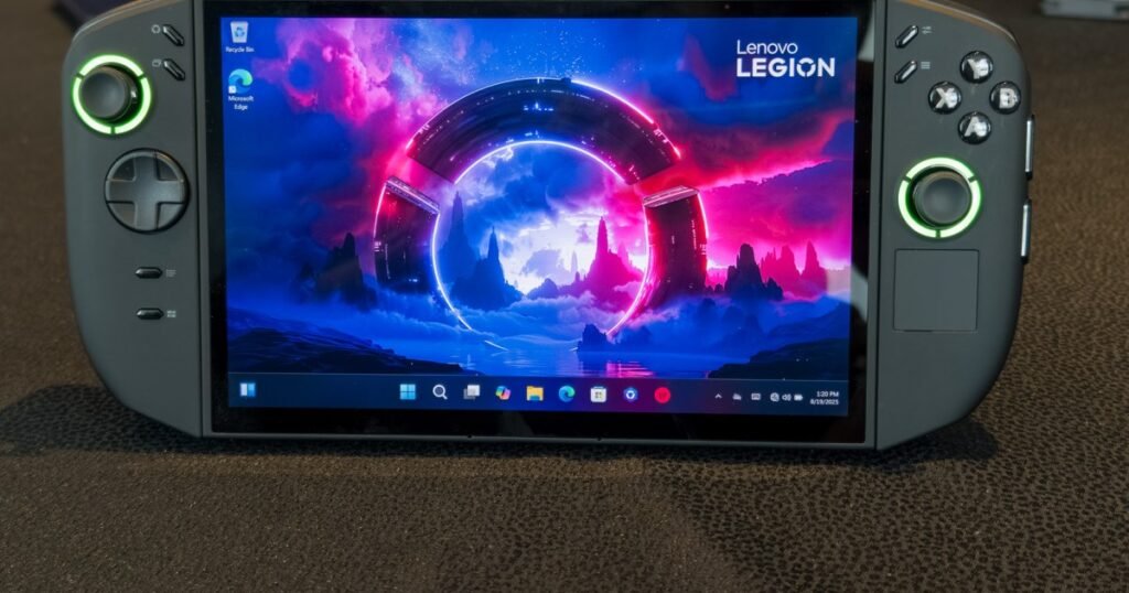 Yeni Legion Go 2'yi Denedim: Switch 2'nin Yerine Geçebilir mi?