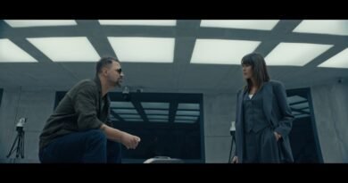 Ertan Saban ve Dilan Çiçek Deniz'in Başrollerini Paylaştığı 'Persona' Yayınlandı