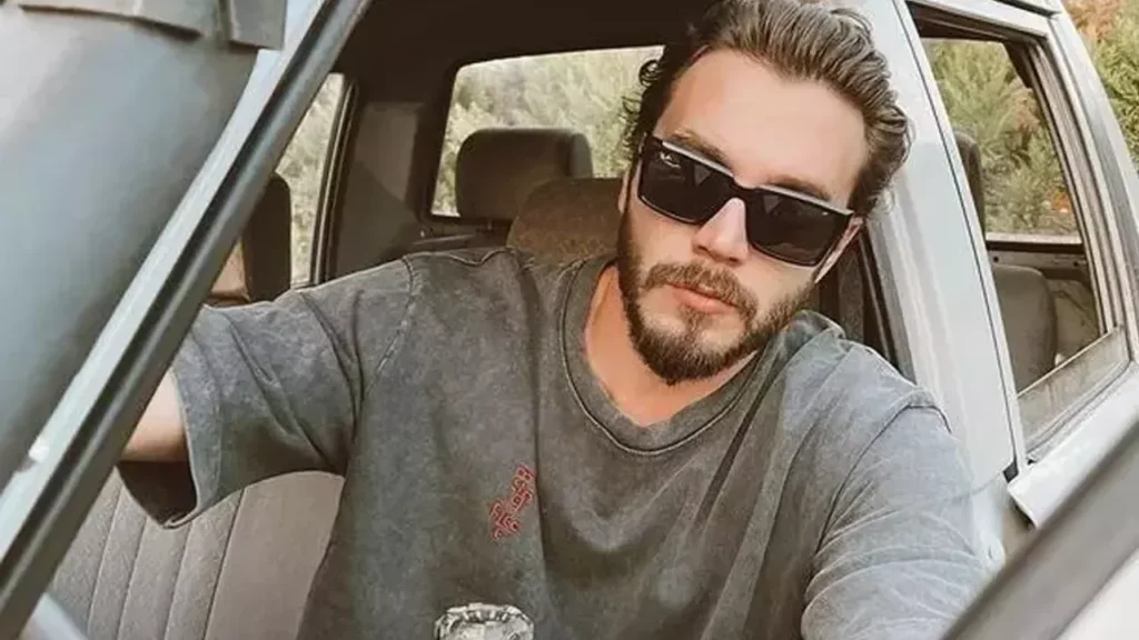 İsmail Ege Şaşmaz Set Kazası Geçirdi: Parmağı Kırıldı