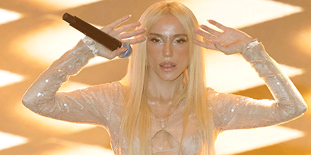 Gülşen, Kıbrıs'ta Beyazlar İçinde!