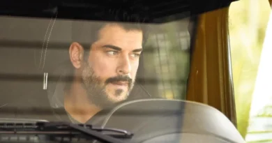 Burak Özçivit'ten 'Her Şeyi Satıp, Ülkeyi Terk Edecek' İddialarına Yanıt