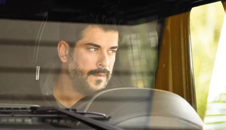 Burak Özçivit'ten 'Her Şeyi Satıp, Ülkeyi Terk Edecek' İddialarına Yanıt