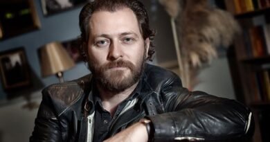 Alican Yücesoy: 'Oyuncuları Zavallı Buluyorum!'