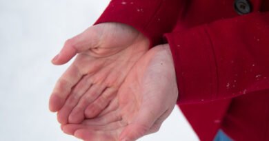 Raynaud Sendromu Nedir? Belirtileri ve Tedavi Yöntemleri