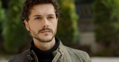 Alperen Duymaz'ın Yeni İmajı Olay Yarattı: Bıyıklı Hâli Görenleri Şaşırttı