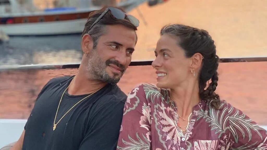 Eşi Burak Yamantürk'e Aşk Dolu Sözler: "Her Zaman Büyüleniyorum"