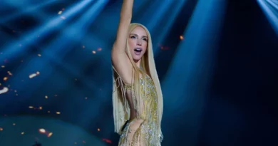 Sahneye Para Atan Seyirciye Atatürk Uyarısı: "Nasıl Attınız Ya?"