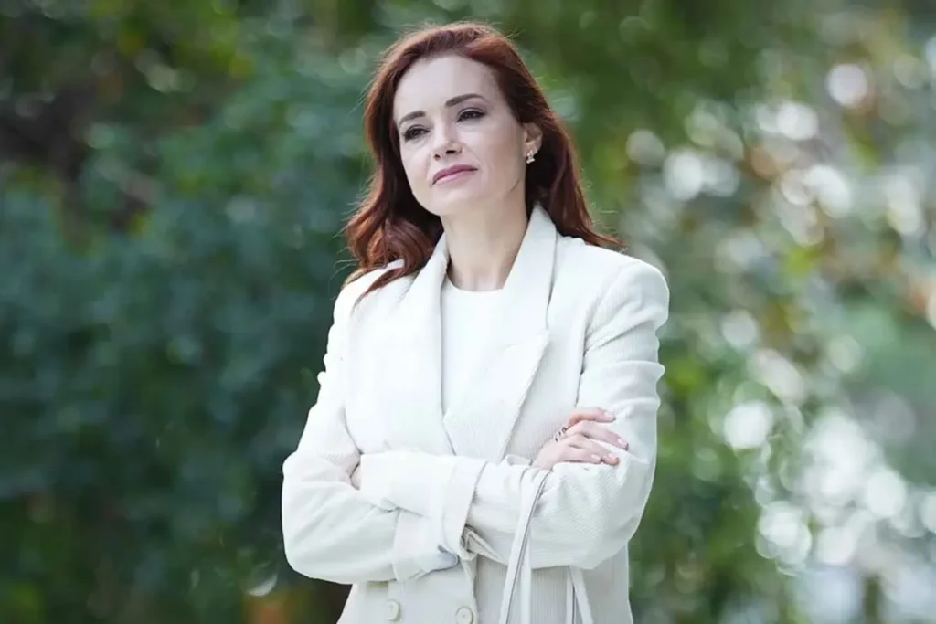 Özgü Namal Ölümden Döndüğü Kazayı Anlattı: "10-15 Dakika Nefes Alamadım"