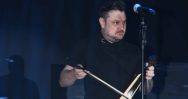 Ekin Uzunlar… Kıbrıs'ta Kemençe Şov!