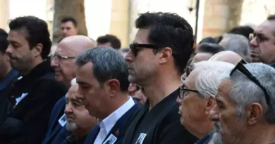 Kıvanç Kasabalı'nın Acı Kaybı: Babasını Son Yolculuğuna Uğurladı