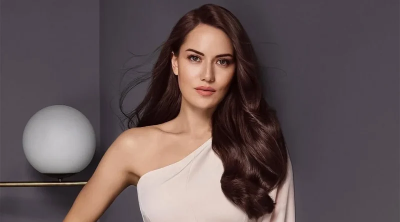 Fahriye Evcen'e İddialı Teklif: Klasik Eser "Uğultulu Tepeler" Uyarlamasıyla Dönüyor!