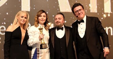 Gonca Vuslateri Yılın En İyi Kadın Oyuncusu Seçildi!