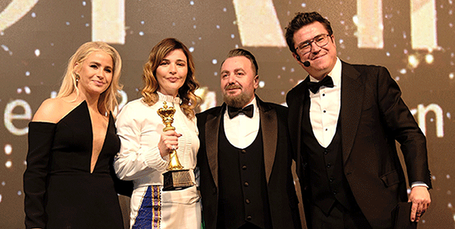 Gonca Vuslateri Yılın En İyi Kadın Oyuncusu Seçildi!