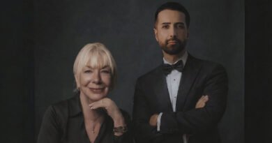 Tan Taşçı, 35 Yıl Sonra "Hesap Ver" Diyerek Şehrazat Albümünde Yer Aldı