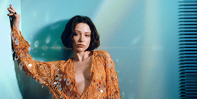 Zeynep Bastık… 2026'ya Özel Hediye Klip: Zor Yayında!