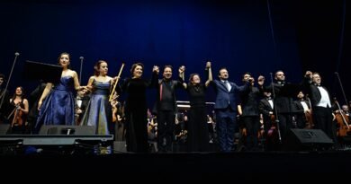 Fazıl Say... Mozart ve Mevlana'yı Buluşturdu!