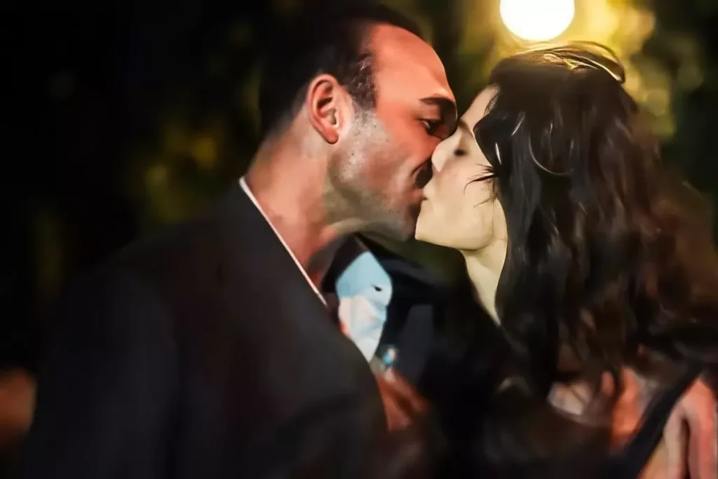 Eşref Rüya Dizisine Büşra Develi ve Kadir Sevindik'in Öpüşme Sahnesi Damga Vurdu: "Şeftali Gibi Tadı Var"