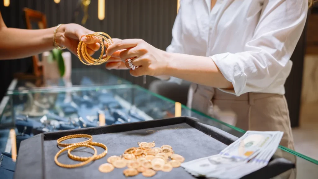 Altın Takılar: Yatırım Aracı mı, Moda Aksesuarı mı?