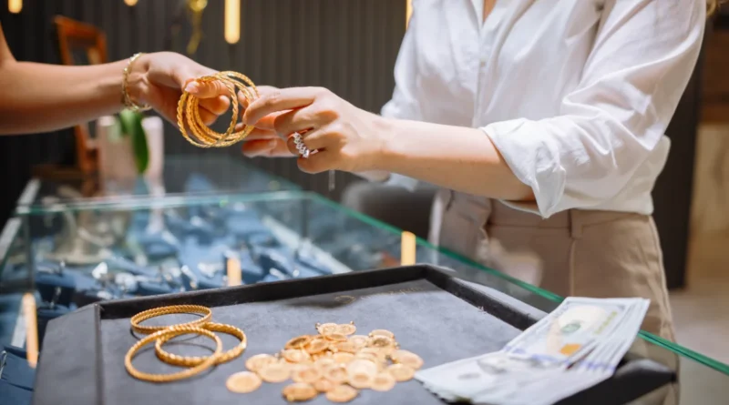 Altın Takılar: Yatırım Aracı mı, Moda Aksesuarı mı?