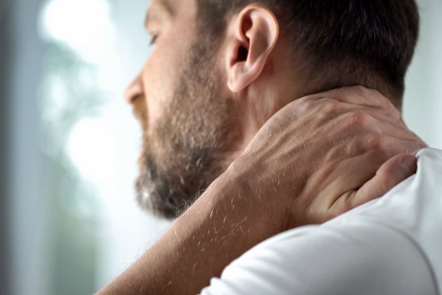 Boyun Fıtığı Belirtileri ve Tedavi Yöntemleri Nelerdir?