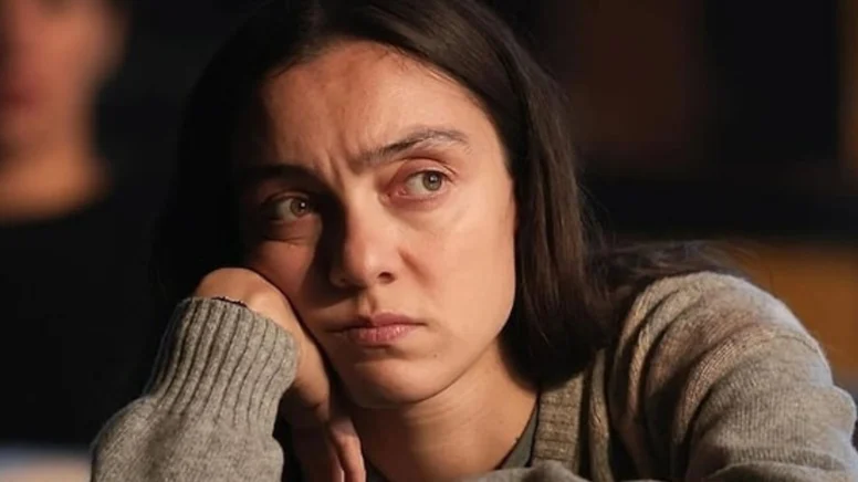 Merve Dizdar'ın Taşınma İsyanı: "Evim Yıkılıyor, Allah Düşmanıma Nasip Etsin"