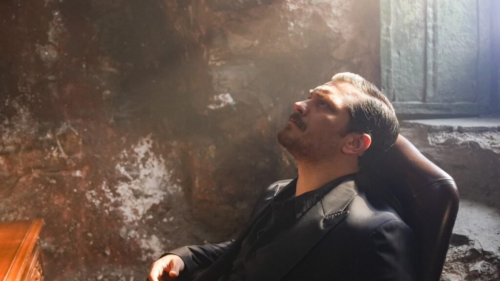 Büyük İhanet Şüphesi: Eşref, Nisan'ı Takibe Alıyor! (24. Bölüm Özeti)