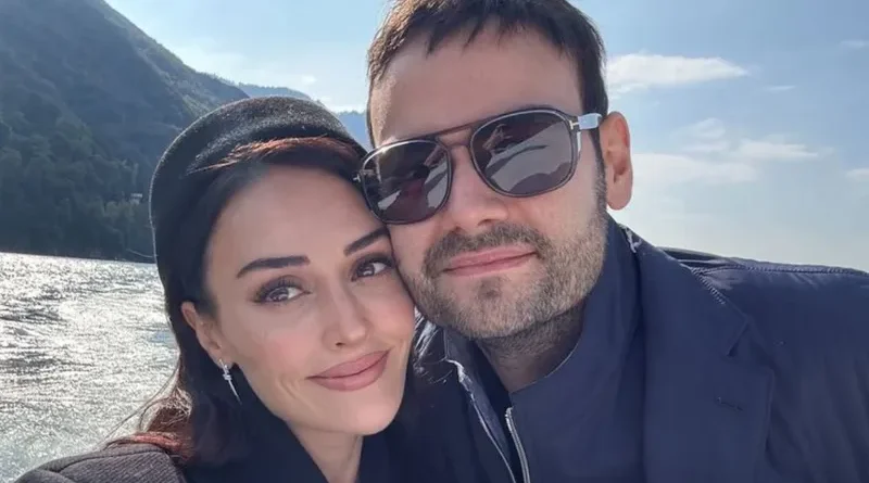 Esra Bilgiç ve Faruk Sabancı İtalya Tatilinde: Aşk Pozları Sosyal Medyayı Sarsıyor!
