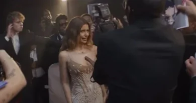 Büyük Sürpriz: Oyunculuğu Bıraktı mı? İlk Şarkısı Yayında!