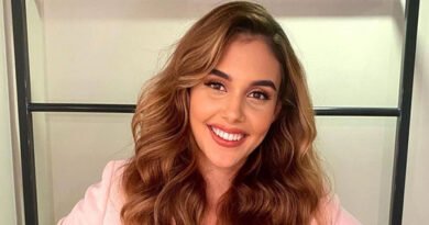 Berfu Yenenler, Eser Yenenler'in Kedisi Üzerine Oturduğu Anları Paylaştı!