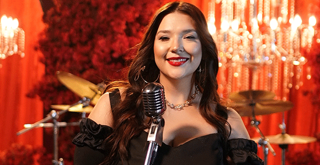 Tuğçe Kandemir, Efsane Şarkıyı Yeniden Yorumladı!