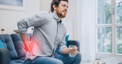 Böbrek Ağrısı Nedir? Belirtileri, Nedenleri ve Tedavi Yöntemleri