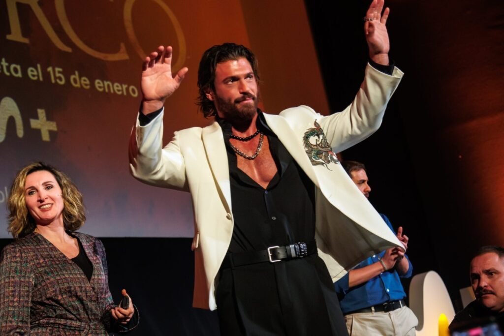 İspanya’da Can Yaman Fırtınası! El Turco Galasında Yer Yerinden Oynadı.