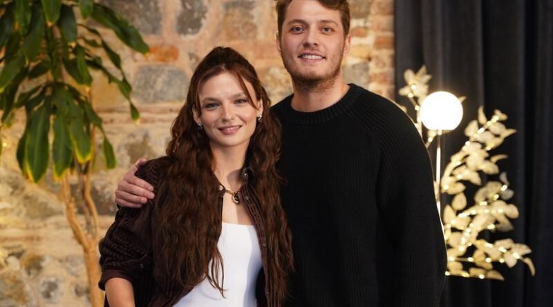 “‘Aynı Yağmur Altında’ Kadrosu İlk Kez Aynı Karede!”