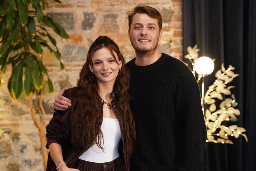 “‘Aynı Yağmur Altında’ Kadrosu İlk Kez Aynı Karede!”