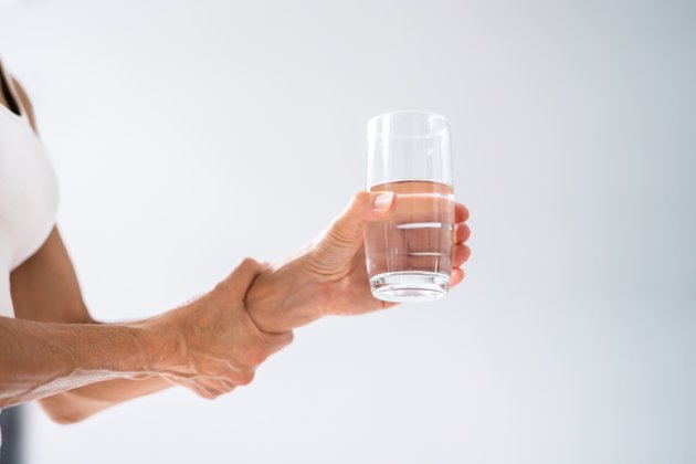 Tremor (Titreme Hastalığı) Nedir? Belirtileri ve Tedavi Yöntemleri