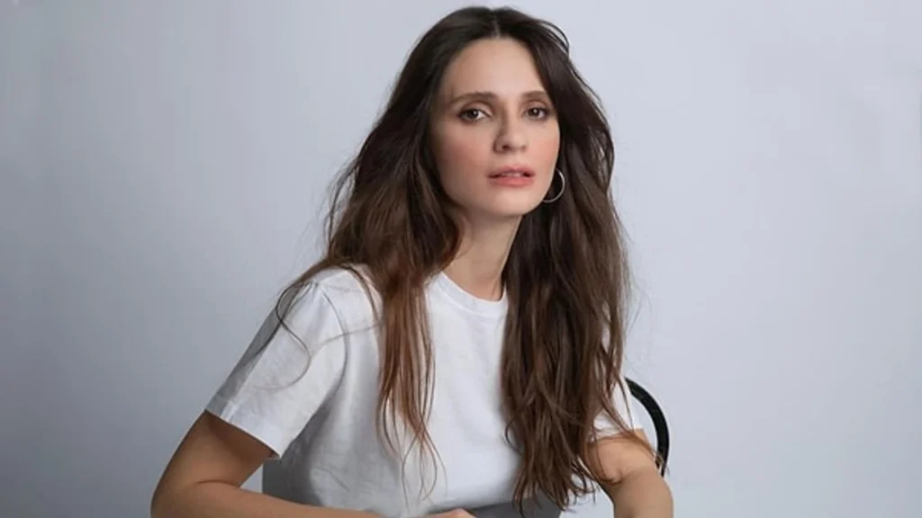 Set Mesajı: 'Özledim Ama Güneş Daha Çok Küçük'